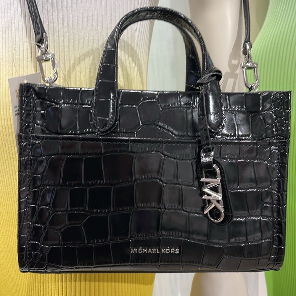 Michael Kors Gigi Small Crocodile Embossed Leather Messenger Bag
Black
NWT - Picture 11 of 16